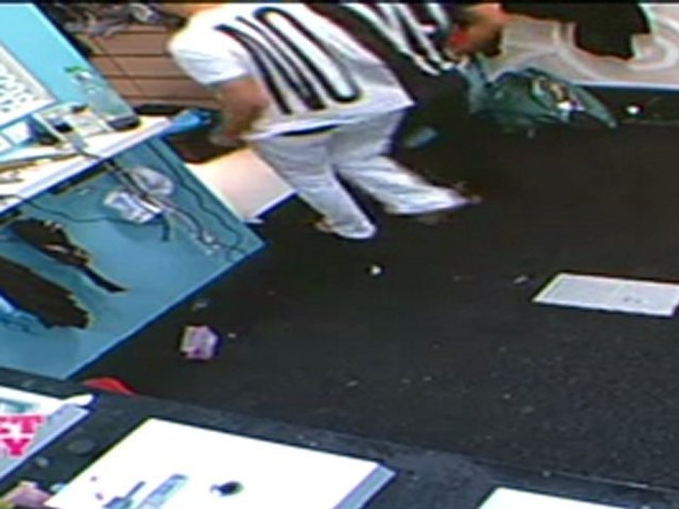 Les frères siamois mènent l'enquête