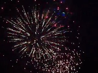 Fête de la lumière - Sauveterre de Rouergue 13 08 2011 avec la troupe  "le mystérieux art de Stuluganutch