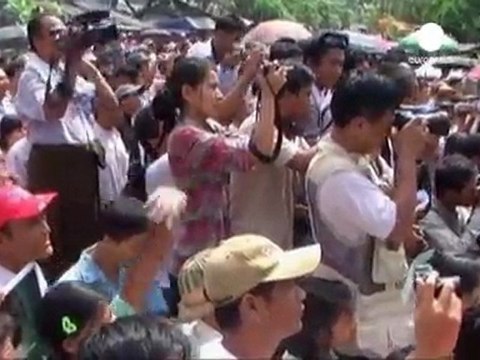 Premier déplacement politique pour Aung San Suu Kyi