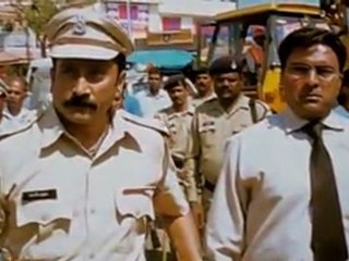Watch Online Aarakshan - DVDScr -Desicorner.net(8