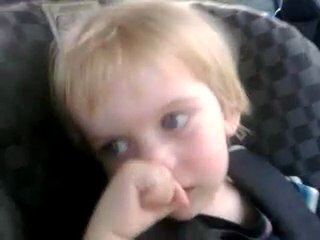 Säger "Mormor" "Jonny" o massa mer, fast de blir lite långtråkigt efter ett tag...
