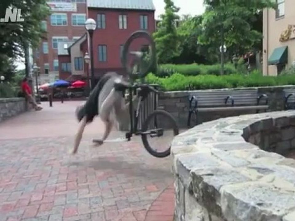BMXer vs muurtje   Fail