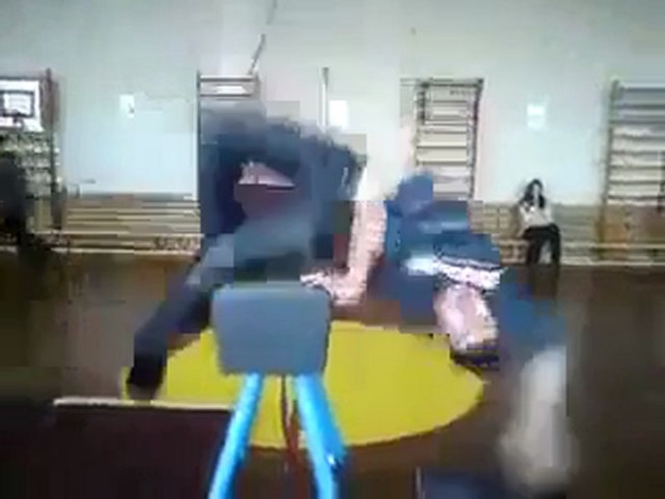 Flip auf einem Pauschenpferd Fail