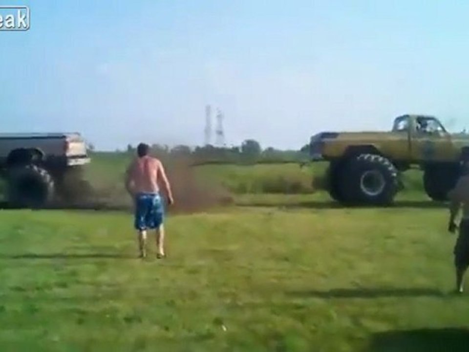 Truck Tug Of War! Fail