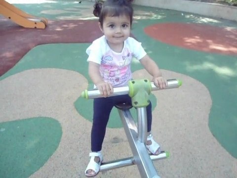 Jade 21 mois au Castel des deux rois