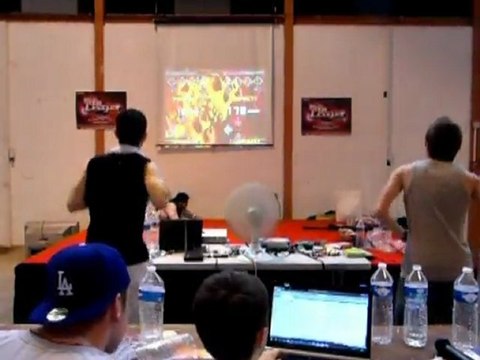 DDR Score JPN'2011 - Zukii Vs MatT (Finale)