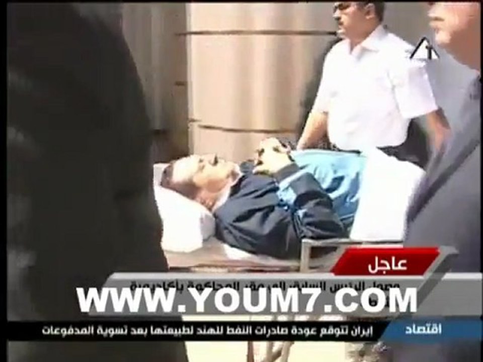 EL.MaSsrY_ علاء مبارك يلوم المصور ويحجب الكاميرا عن المخلوع