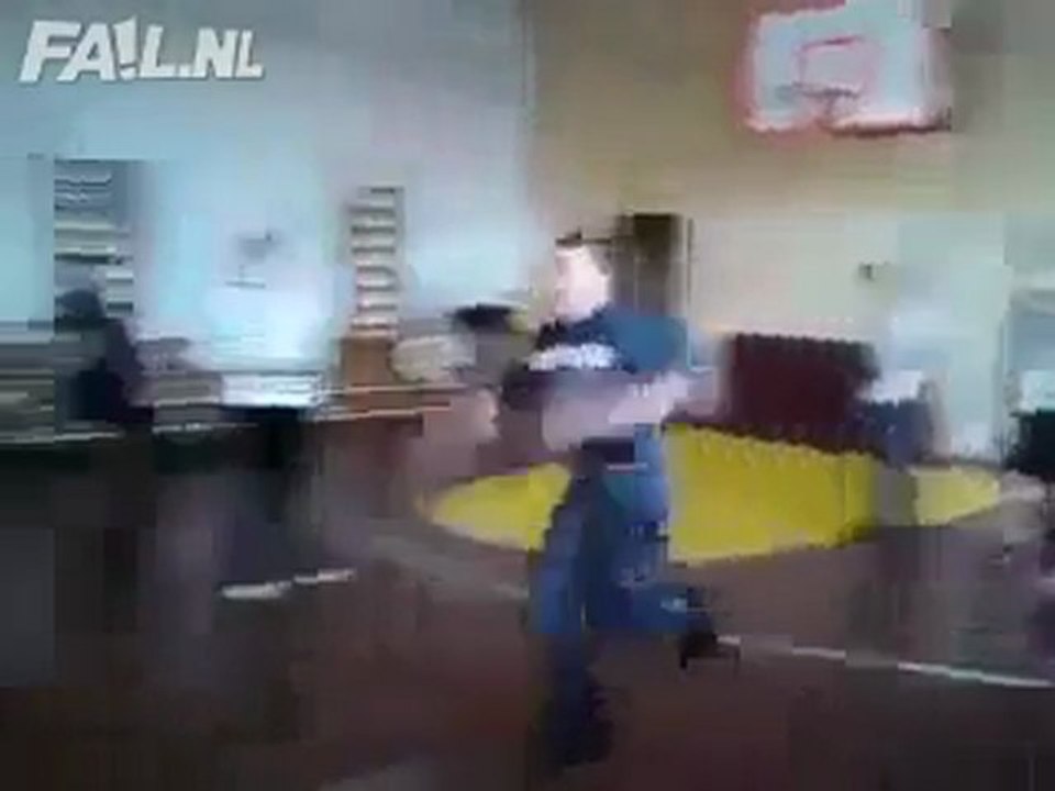 Somersault auf einem Pferd Fail