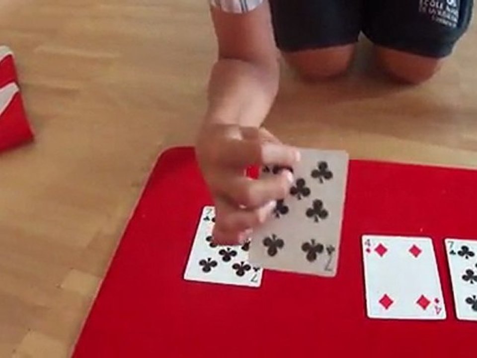 tour de magie + expliquation ( la cartes qui change de valeur )