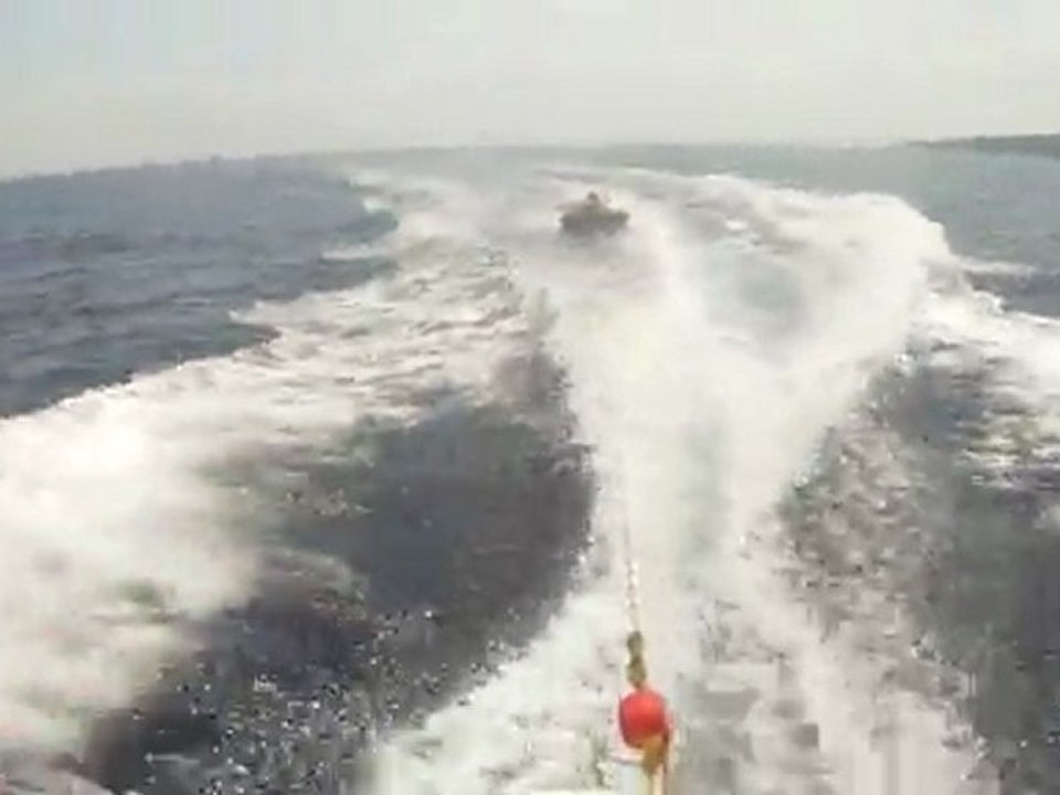 ma belle sur la bouée !!