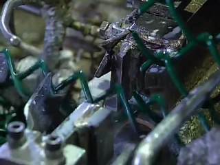 HOW DO THEY KNIT A CHAIN-LINK FENCE?