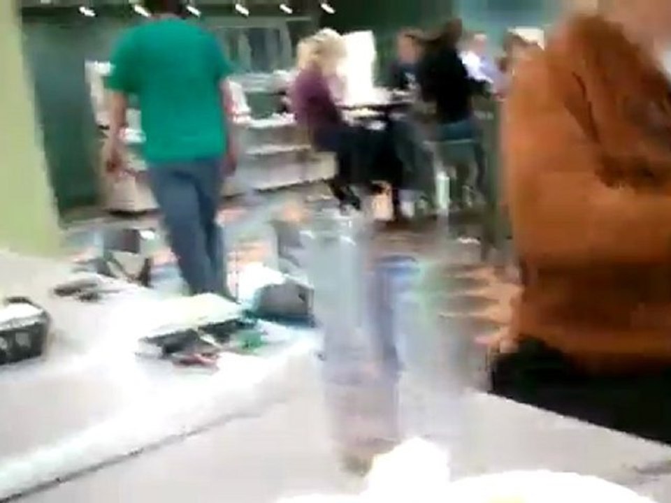 Empiler des verres en soufflant