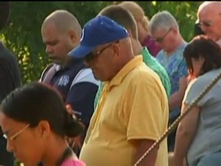 Cameraman is under US stage as it collapses