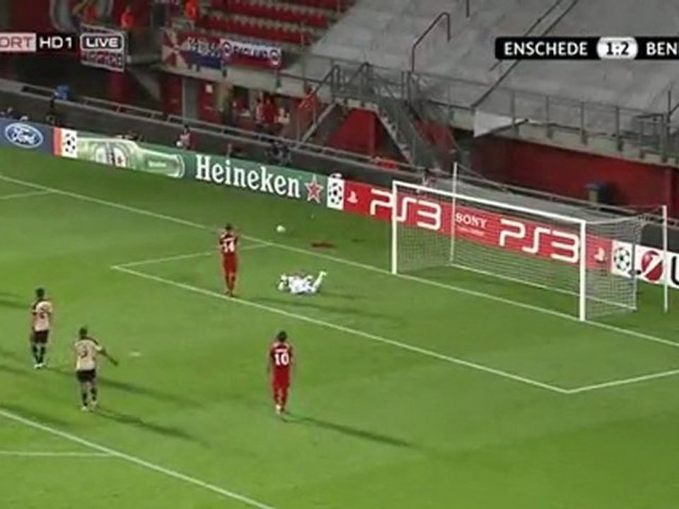 FC Twente v Benfica Lisbon