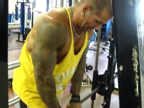 Upright Close Grip Rows