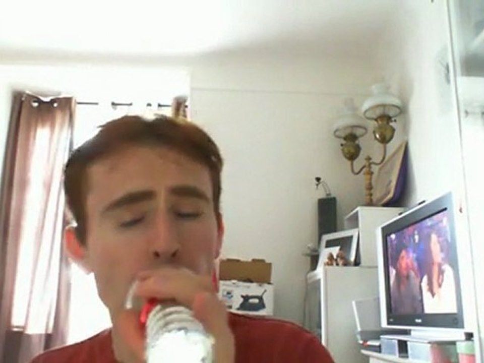 Wiwi égratigne "j'ai pris dans tes yeux"