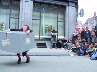 Cie du Petit Monsieur - 2 secondes. BA.