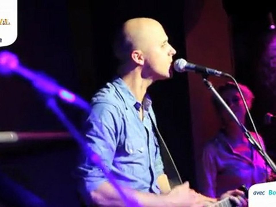 Milow invite des gagnants Universal Mobile à son showcase acoustique