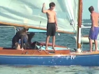 Maria Shriver et sa famille mettent les voiles à Nantucket