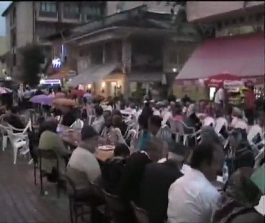 ARAÇTA TOPLU İFTAR