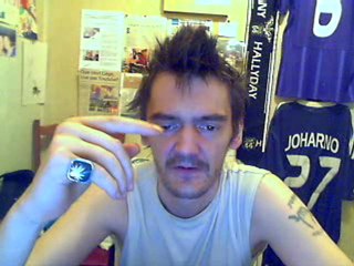 on me crache dessus mais je continuerais