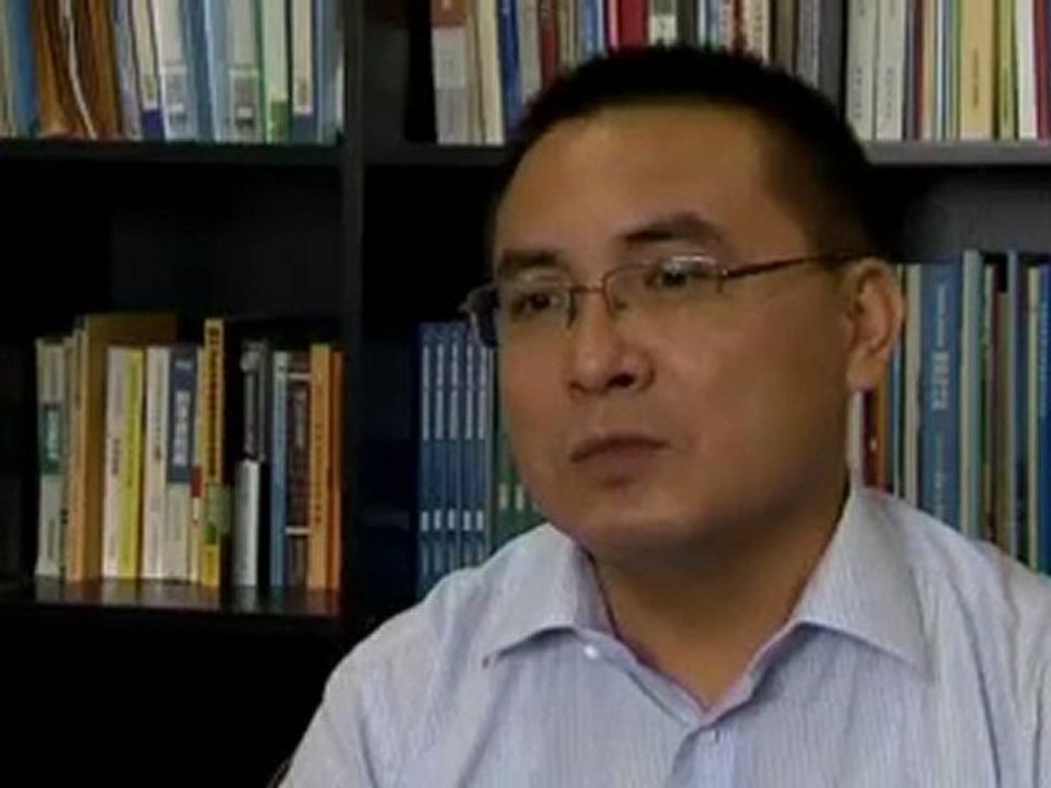 China shuts schools for migrants