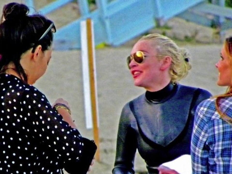 Lindsay im Surf-Fieber