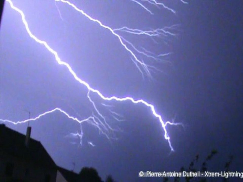 Spiders à Bourganeuf (Creuse) le 18 Aout 2011 vers 4h