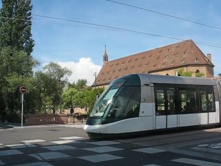 Strasbourg : zoom tramway pont de Saverne