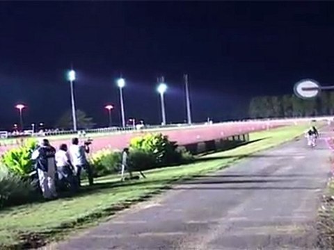 Thomas Voeckler contre Eric Raffin au Sables d'Olonne le 17 aôut 2011 cycliste contre driver