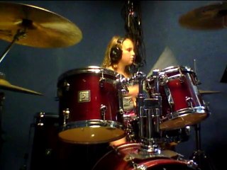Playback Fusion par Félicie,1 an de batterie,élève de Jean REINHART