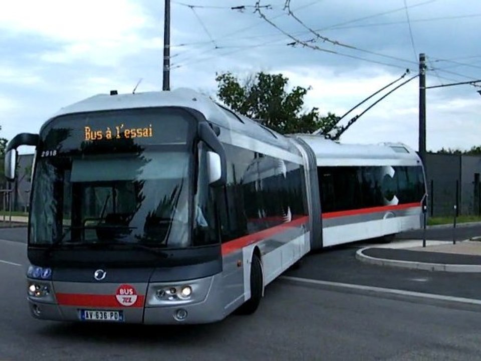 Trolleybus Irisbus Cristalis ETB18 de la future Ligne C2 TCL, en essai et marche à blanc à Rillieux Semailles