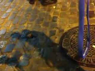 Un Policía a una periodista  Como te meta un hostia, sácame el DNI pero ya