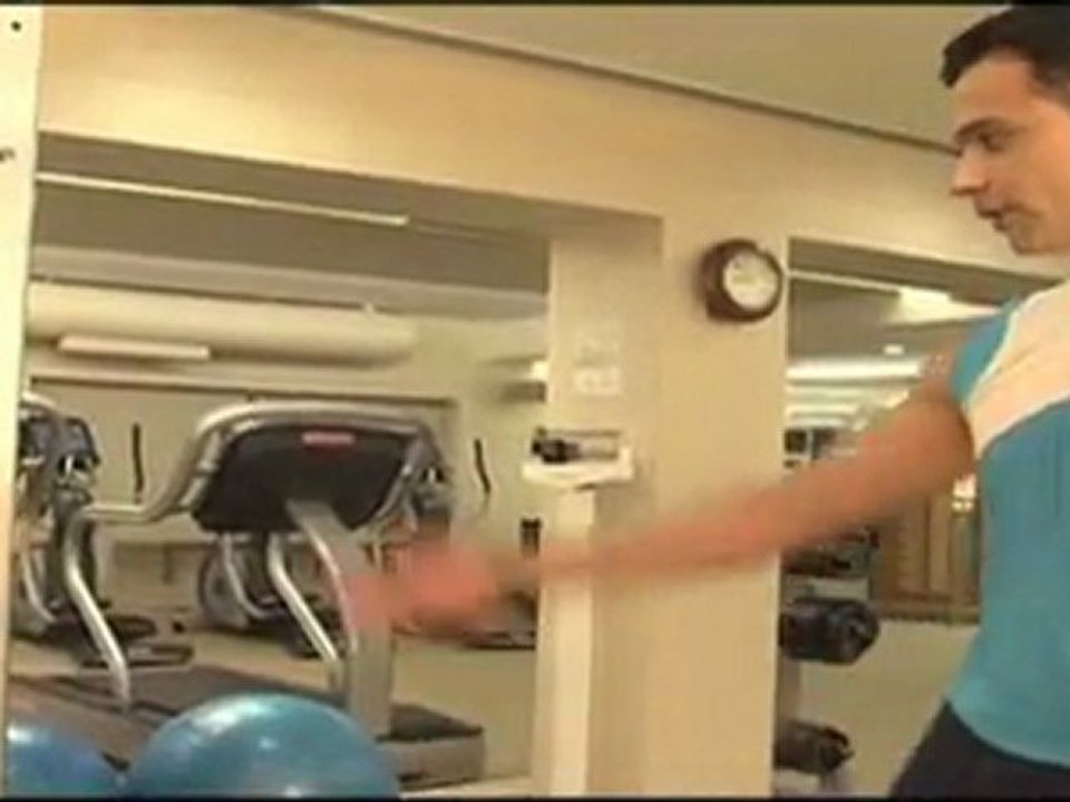 Neha Bhasin's Body Warm Up for the Perfect Apple Bottoms