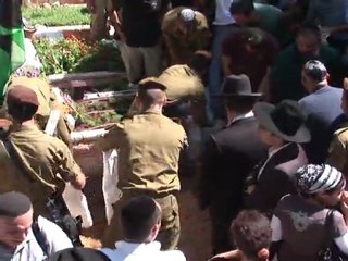 Israelis mourn victims of Thursday's attacks