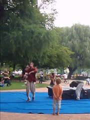 spectacle de rue à Annecy