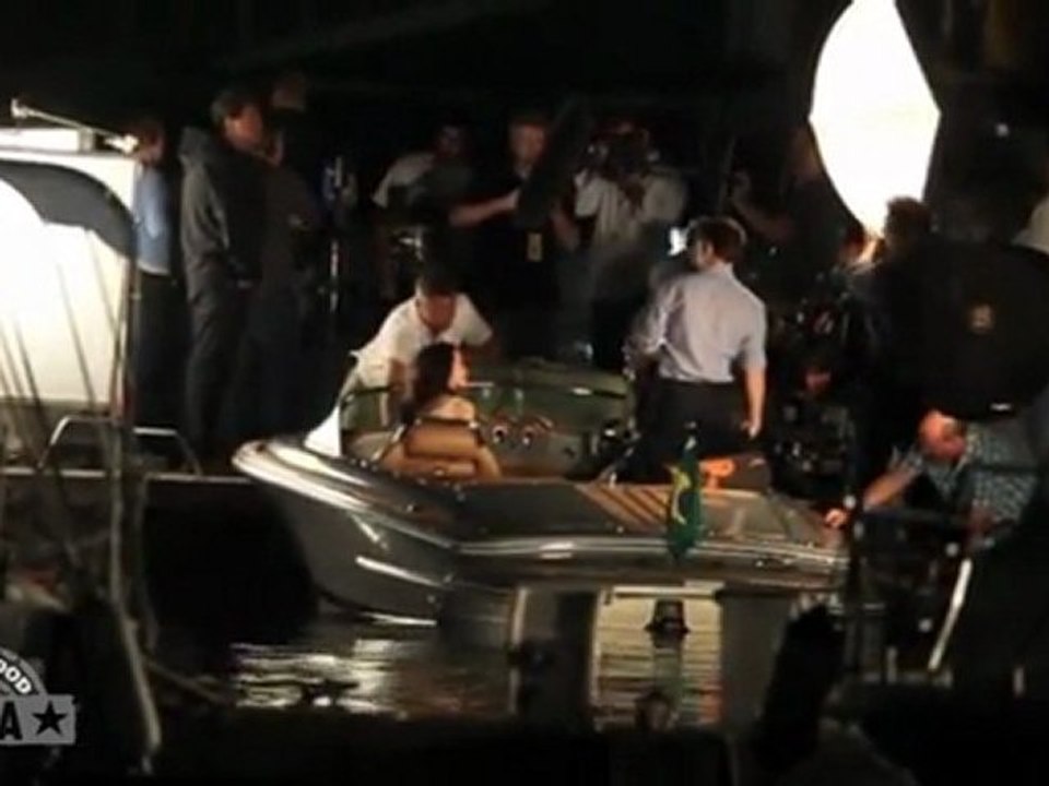 Twilight BREAKING DAWN Intimate Scene Robert Pattinson and Kristen Stewart