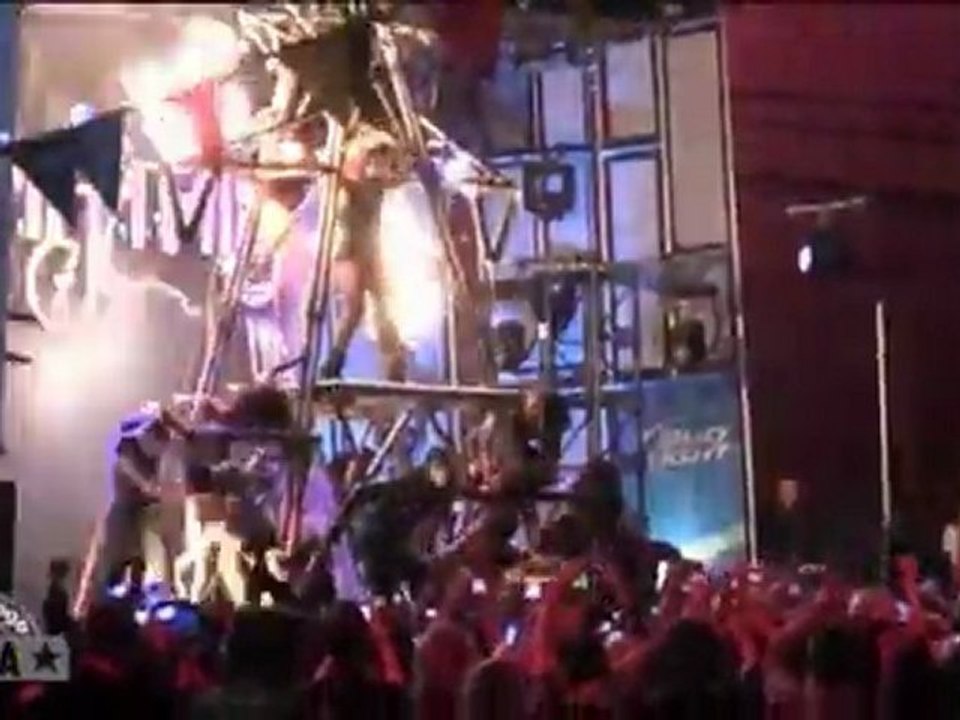 Britney Spears - "Till the World Ends"