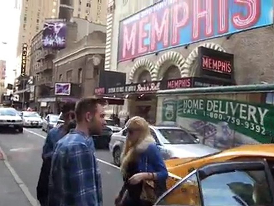 Lindsay Lohan suing Pitbull