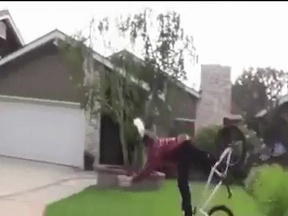 BMX Sprung in die Wand Fail