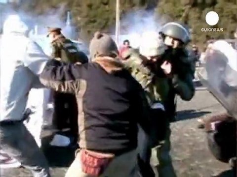 Cile, per protesta studenti bloccano traghetto
