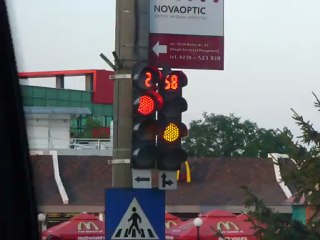 Minuteur des feux tricolores en Roumanie (séquence très courte)