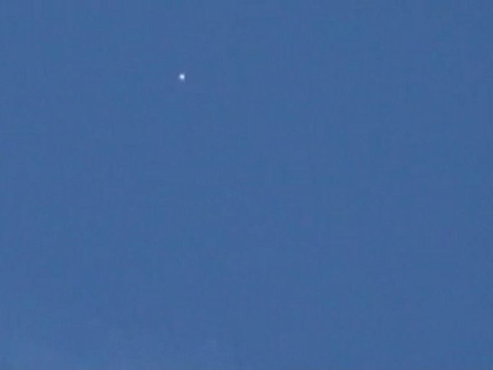 chemtrails and a ufo orb observer 21.02.2011