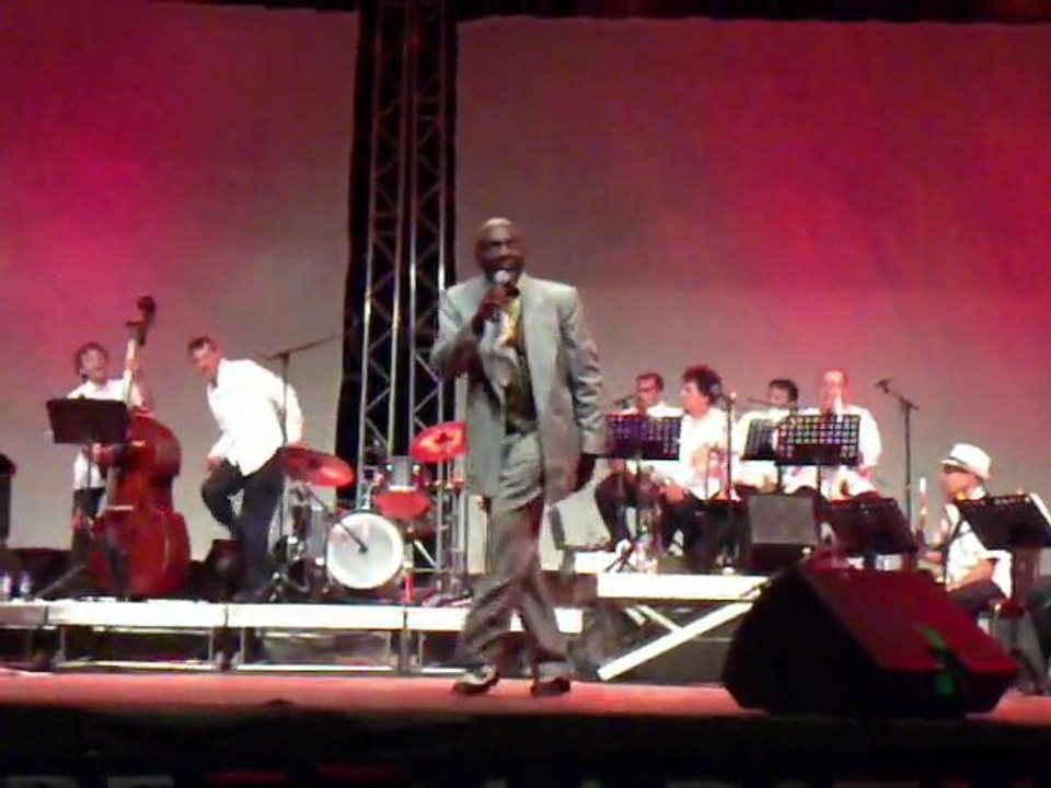 CAB CALLOWAY......COTTON CLUB.....dans :  SING..SING..SING....morceau d'antologie  ! ( VILLENEUVE LOUBET  le 19 08 2011 )