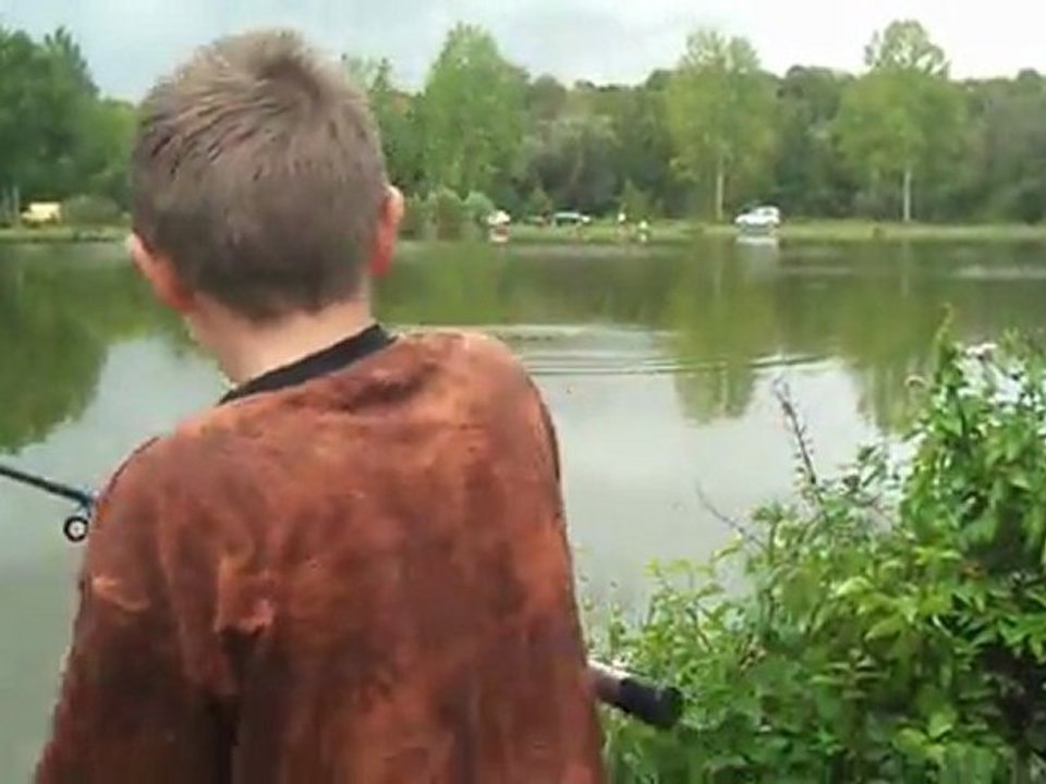 Xavier et ca premiere fois à la carpe au lancé.