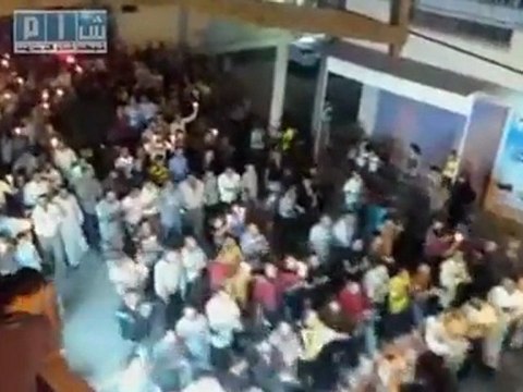 Syrian forces fire at anti-Assad protesters