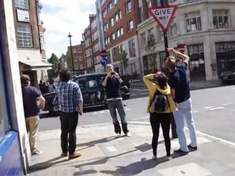 Objets volants au dessus de Londres le Vendredi 24 Juin 2011