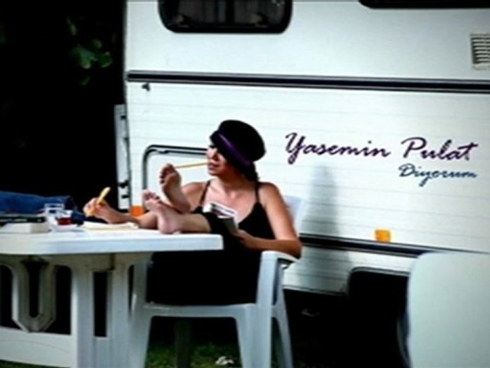 Yasemin Pulat - ''Diyorum'' Yeni Şarkı 2011
