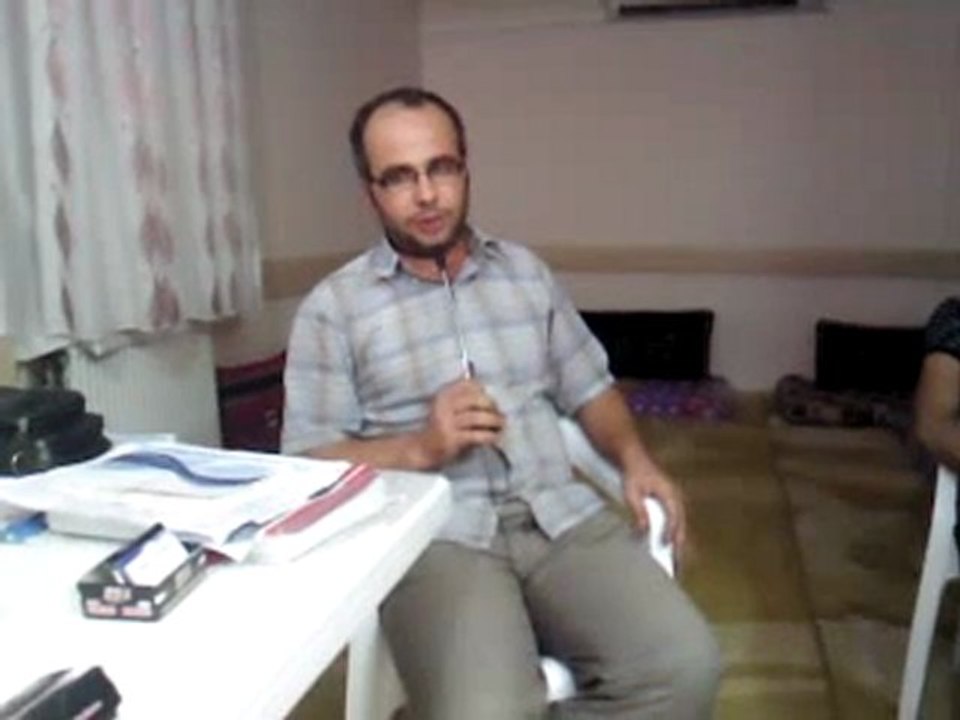 Müzik&Tiyatro Komisyonumuzun bir araya geldiği İftar Yemeği Sonrası Belediye Konservatuarı TSM sanatçısı Murat Yaşar Avşar eşliğinde hep birlikte Muhayyer Makamında bir eser seslendiriliyor