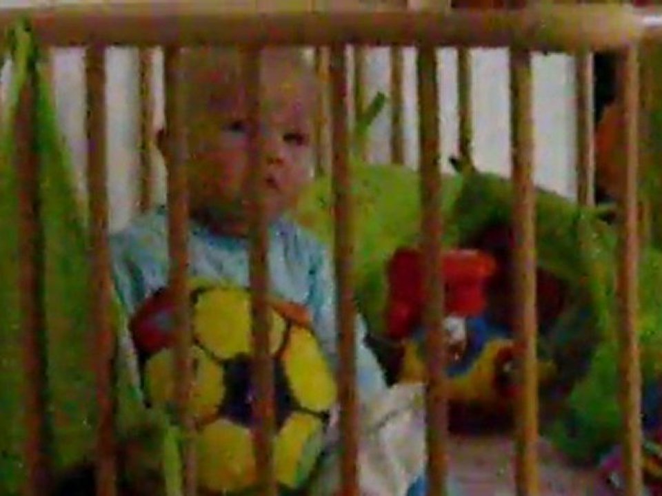 Nathan apprend a crier!